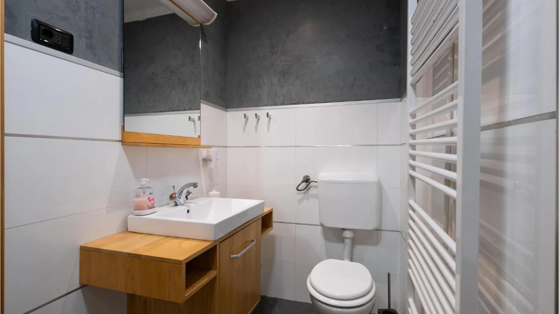 Stunning Apartment In Medulin With Wifi